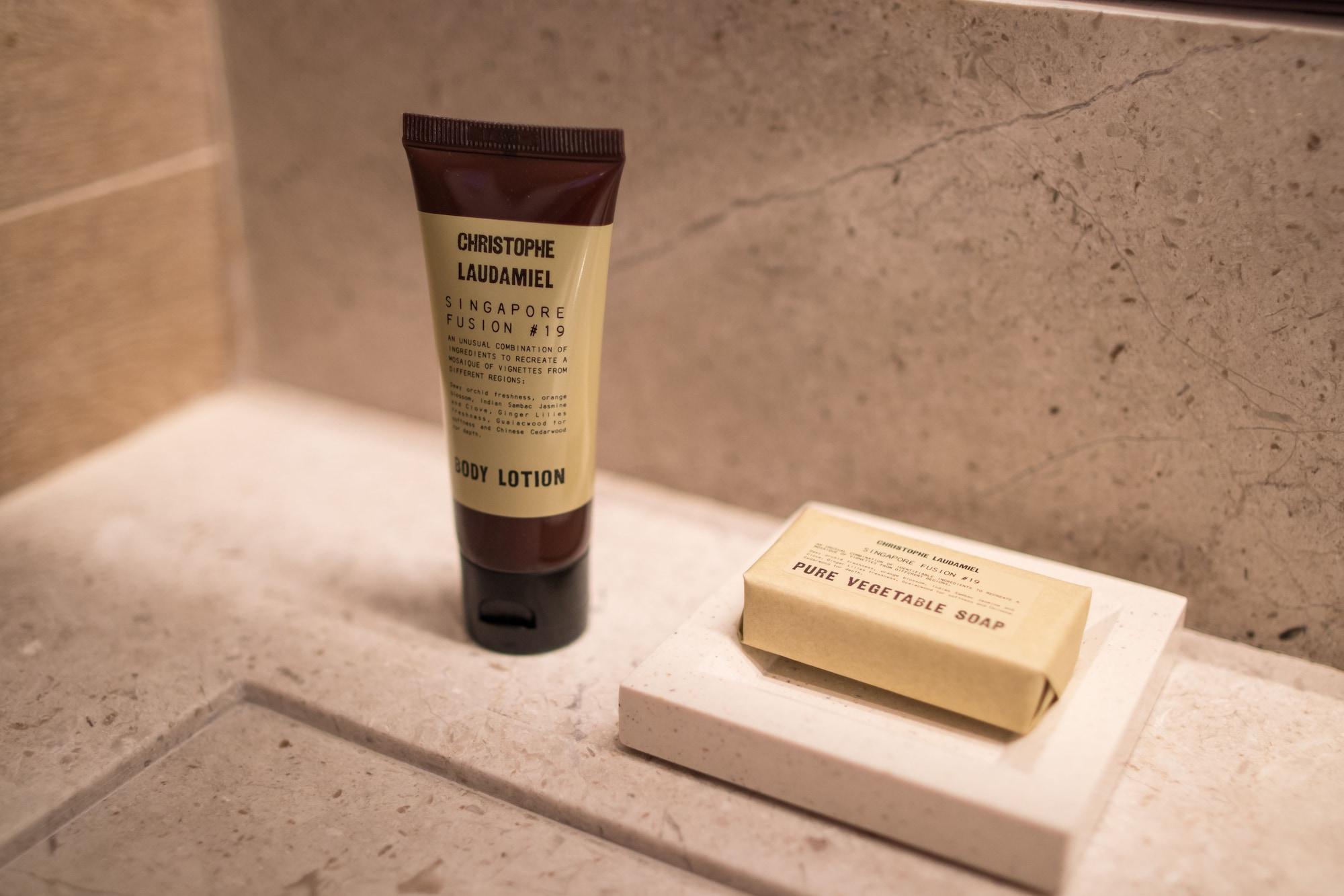 Andaz Singapore, By Hyatt Eksteriør billede Soap and lotion